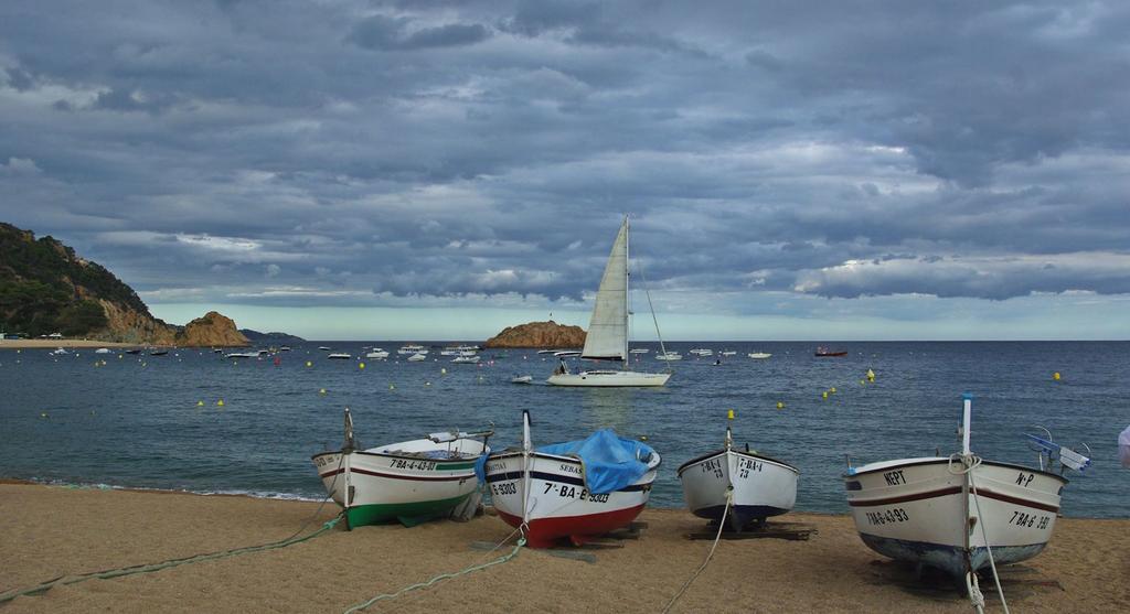 Lets Holidays Cozy Apartment 70 M. From The Beach In Tossa Tossa de Mar Eksteriør bilde